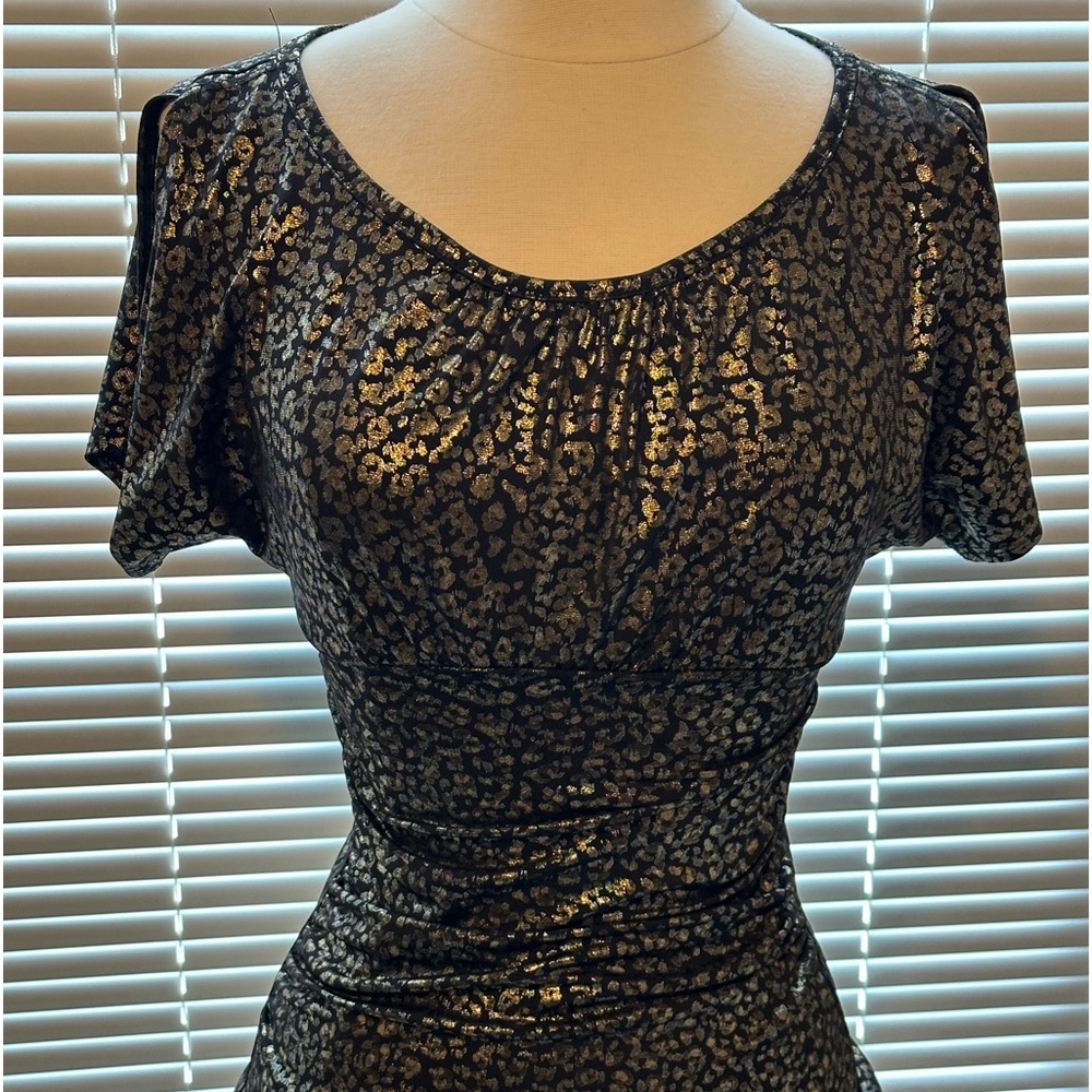 BCX Top XS Gold and black cold shoulder